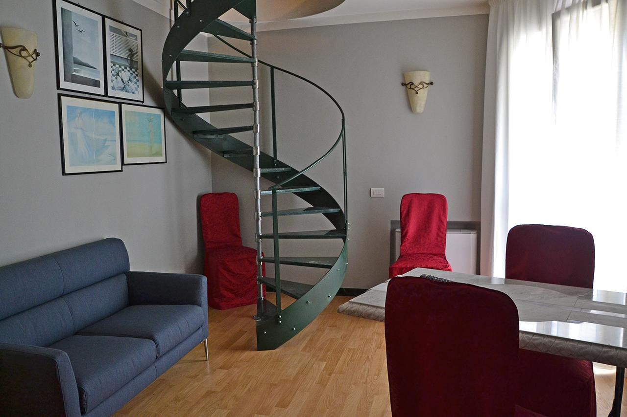 דירות טוסקולנו מדרנו Residenza Diana מראה חיצוני תמונה